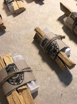 Palo Santo Wood Pinner 2 stk. + Selenittlrystall